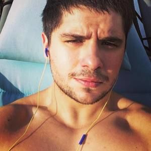 Meet your Posher, Max